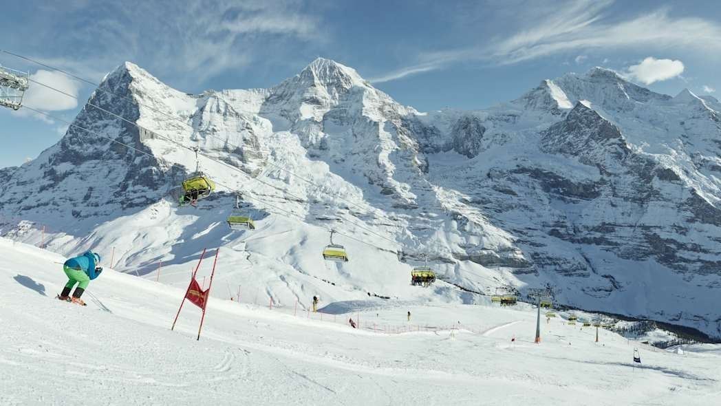 Grindelwald Wengen Overview.jpg
